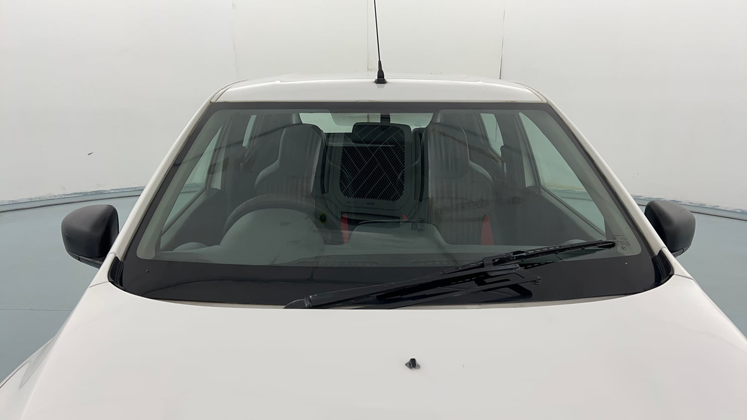 Used 2018 Renault Kwid RXT Petrol Manual exterior FRONT WINDSHIELD VIEW