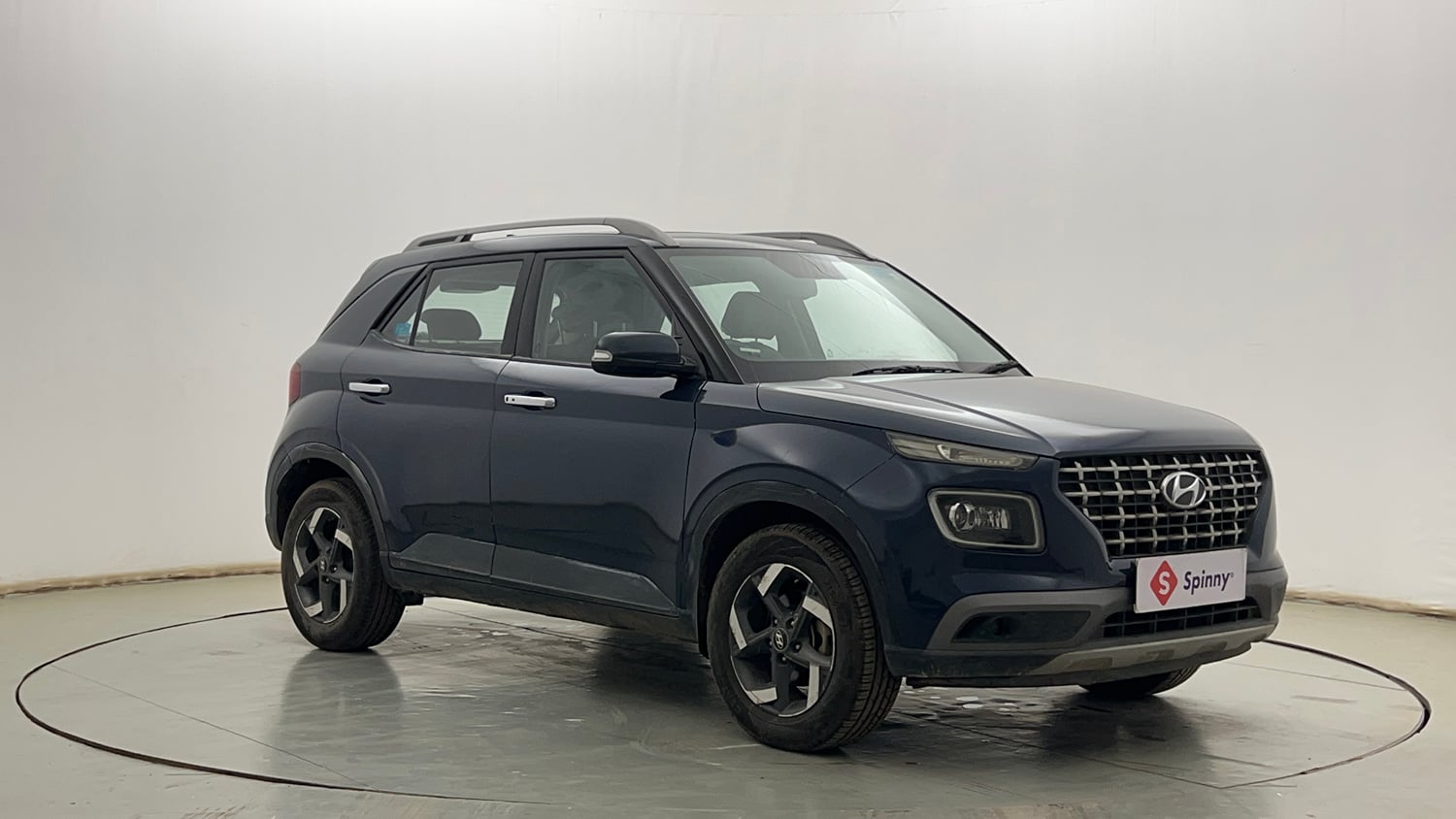 Used 2019 Hyundai Venue SX 1.4 (O) CRDi Diesel Manual exterior RIGHT FRONT CORNER VIEW