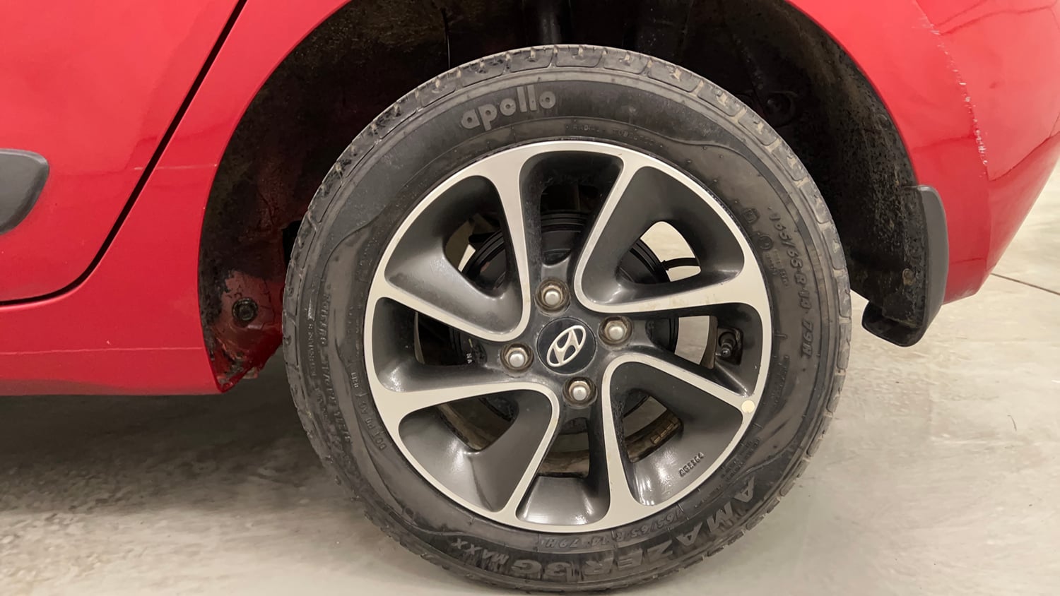 Used 2018 Hyundai Grand i10 Asta 1.2 Kappa VTVT Petrol Manual tyres LEFT REAR TYRE RIM VIEW