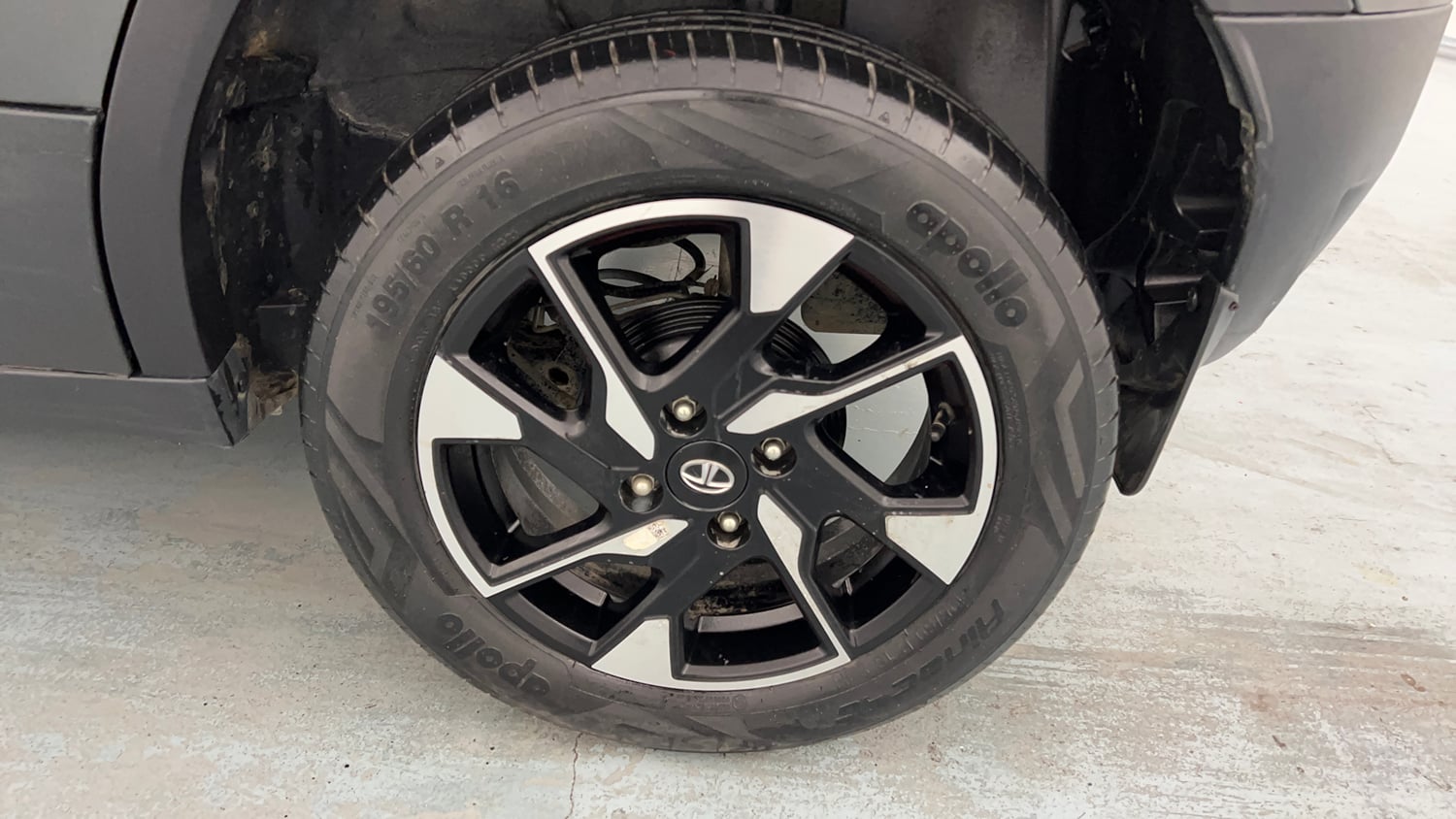 Used 2022 Tata Punch Creative Dual Tone Petrol Manual tyres LEFT REAR TYRE RIM VIEW