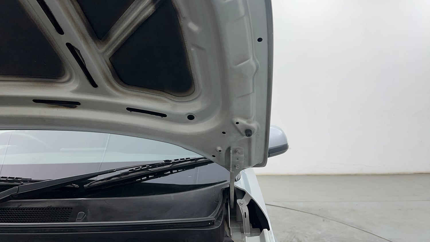 Used 2019 Hyundai Venue SX Plus 1.0 Turbo DCT Petrol Automatic engine ENGINE LEFT SIDE HINGE & APRON VIEW