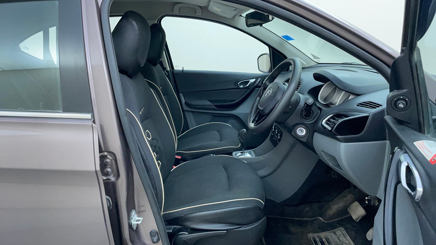 Used 2018 Tata Tigor Revotron XZA Petrol Automatic interior RIGHT SIDE FRONT DOOR CABIN VIEW