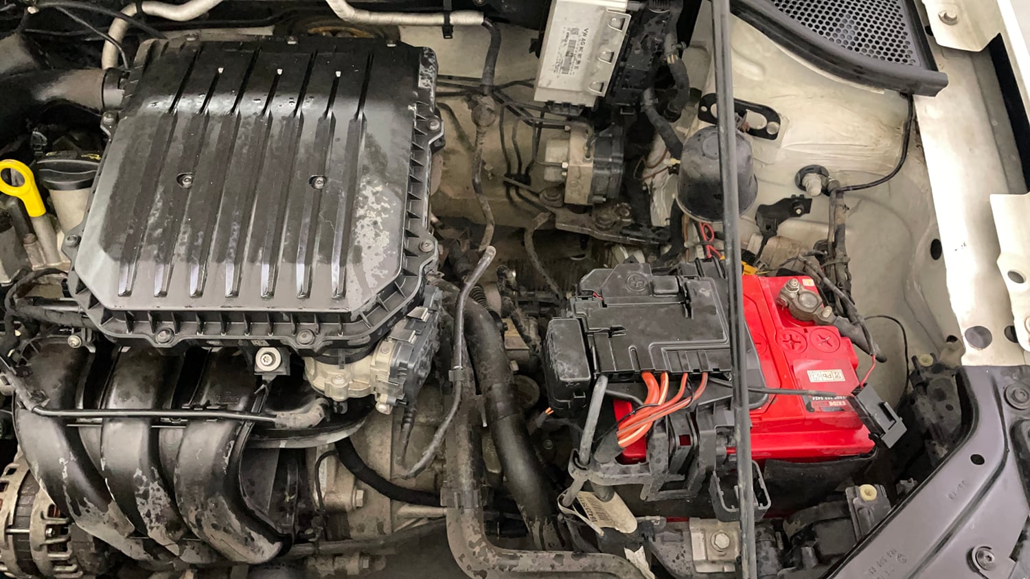 Used 2019 Volkswagen Ameo Trendline 1.0L (P) Petrol Manual engine ENGINE LEFT SIDE VIEW