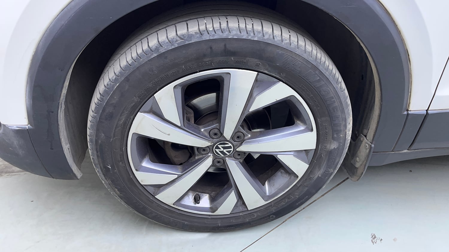 Used 2022 Volkswagen Taigun Topline 1.0 TSI AT Petrol Automatic tyres LEFT FRONT TYRE RIM VIEW