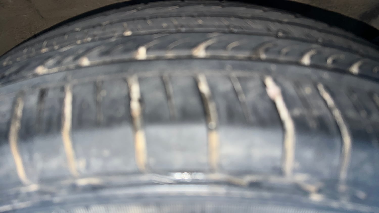 Used 2020 Kia Seltos GTX Plus DCT 1.4 Petrol Automatic tyres RIGHT FRONT TYRE TREAD VIEW