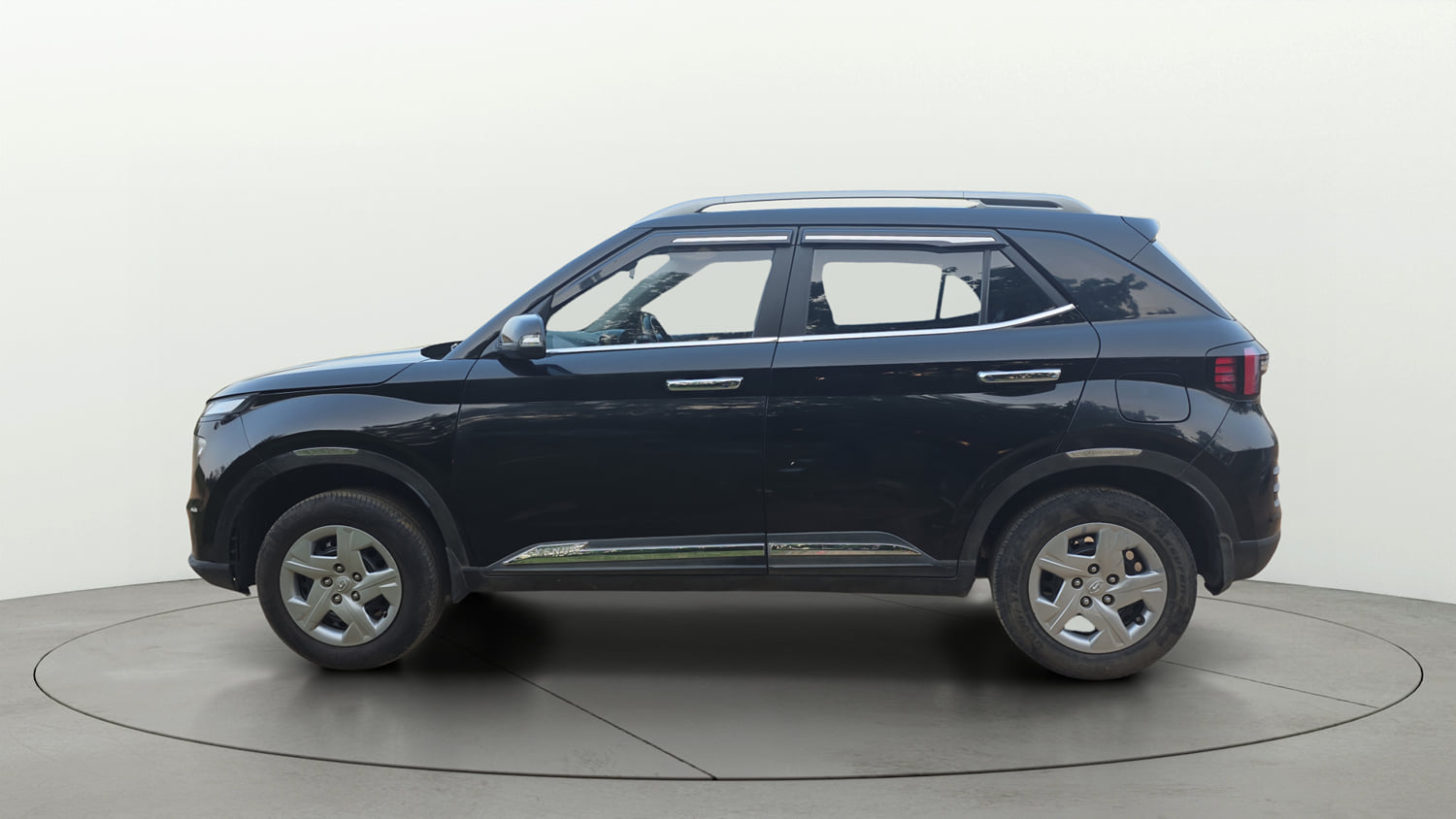 Used 2022 Hyundai Venue SX 1.2 Petrol Petrol Manual exterior LEFT SIDE VIEW