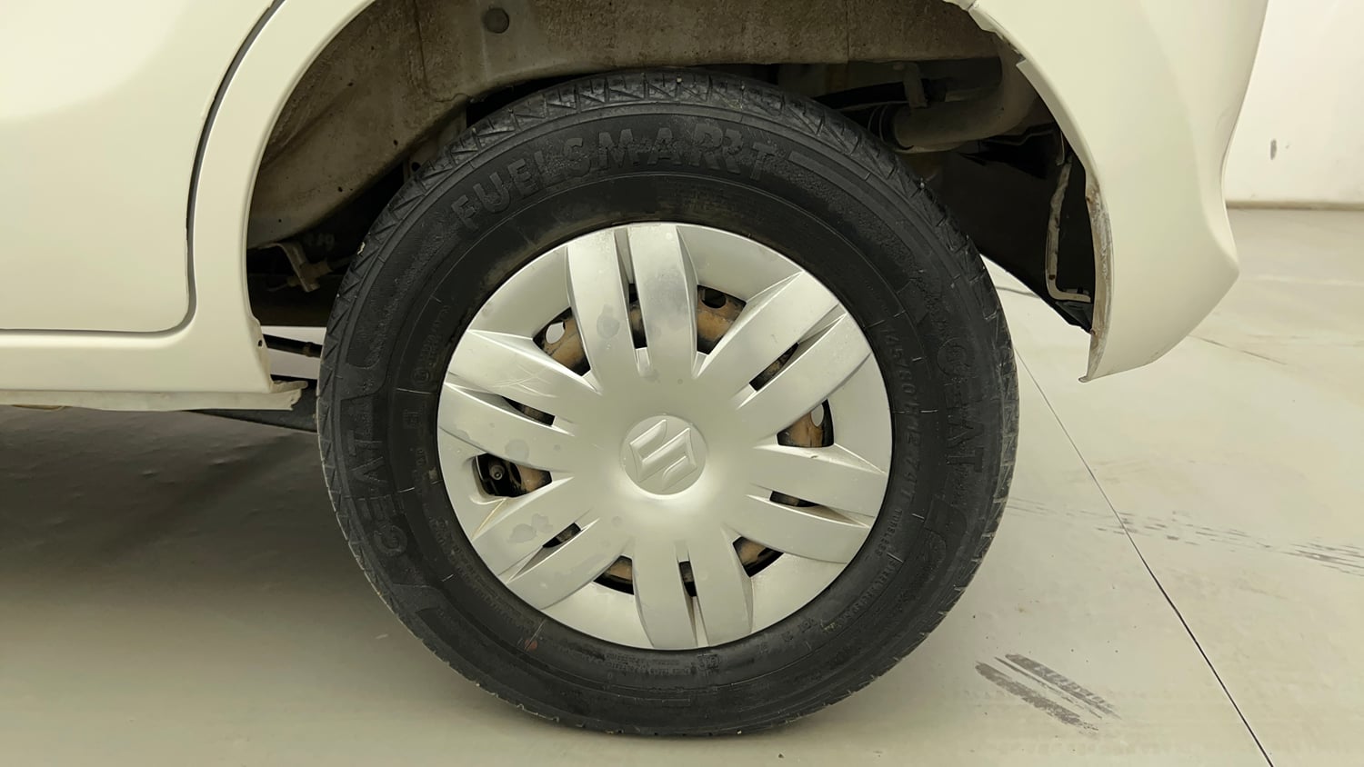 Used 2019 Maruti Suzuki Alto 800 LXi Petrol Manual tyres LEFT REAR TYRE RIM VIEW