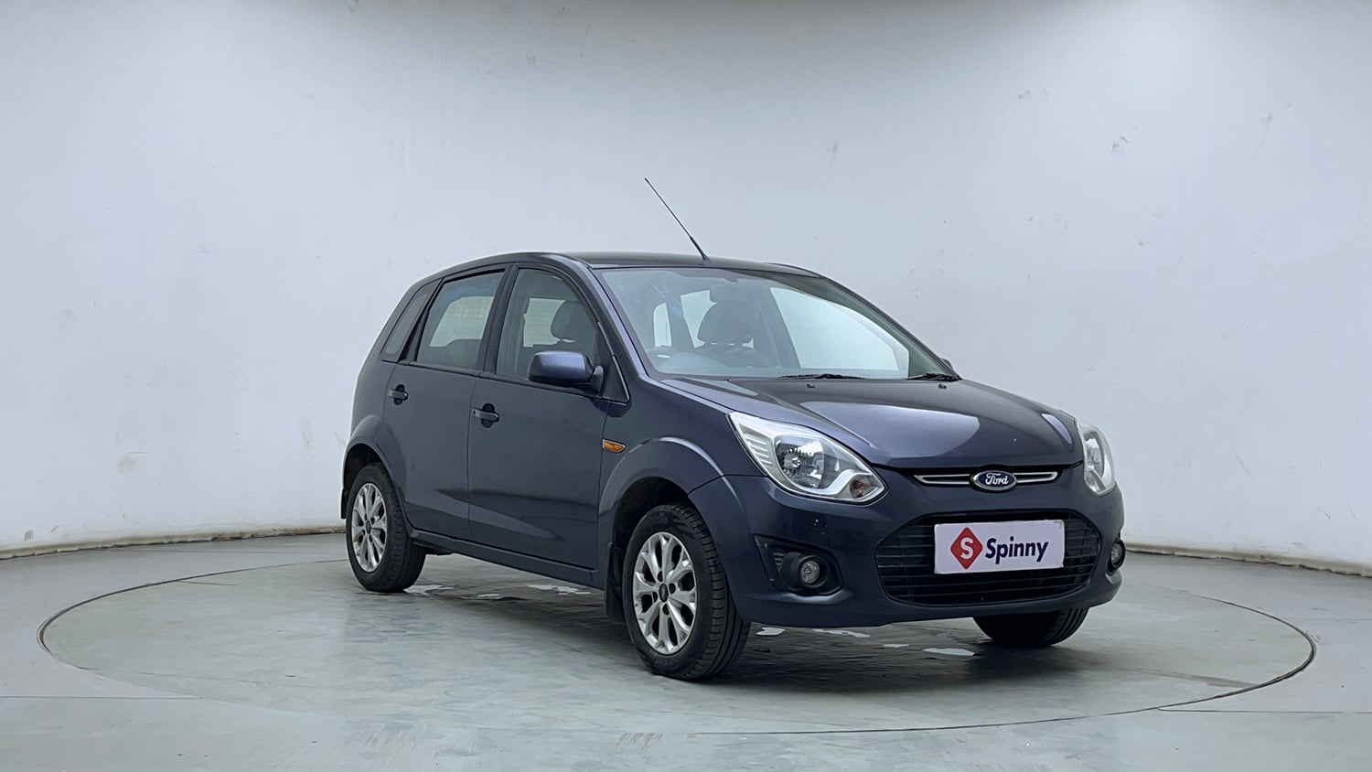 Used 2014 Ford Figo Duratorq Diesel Titanium 1.4 Diesel Manual exterior RIGHT FRONT CORNER VIEW