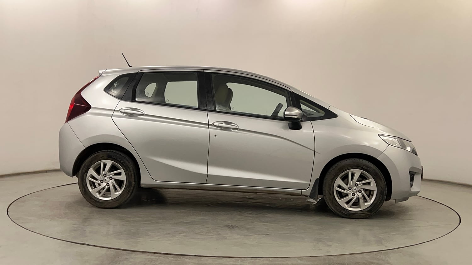 Used 2017 Honda Jazz V Petrol Petrol Manual exterior RIGHT SIDE VIEW