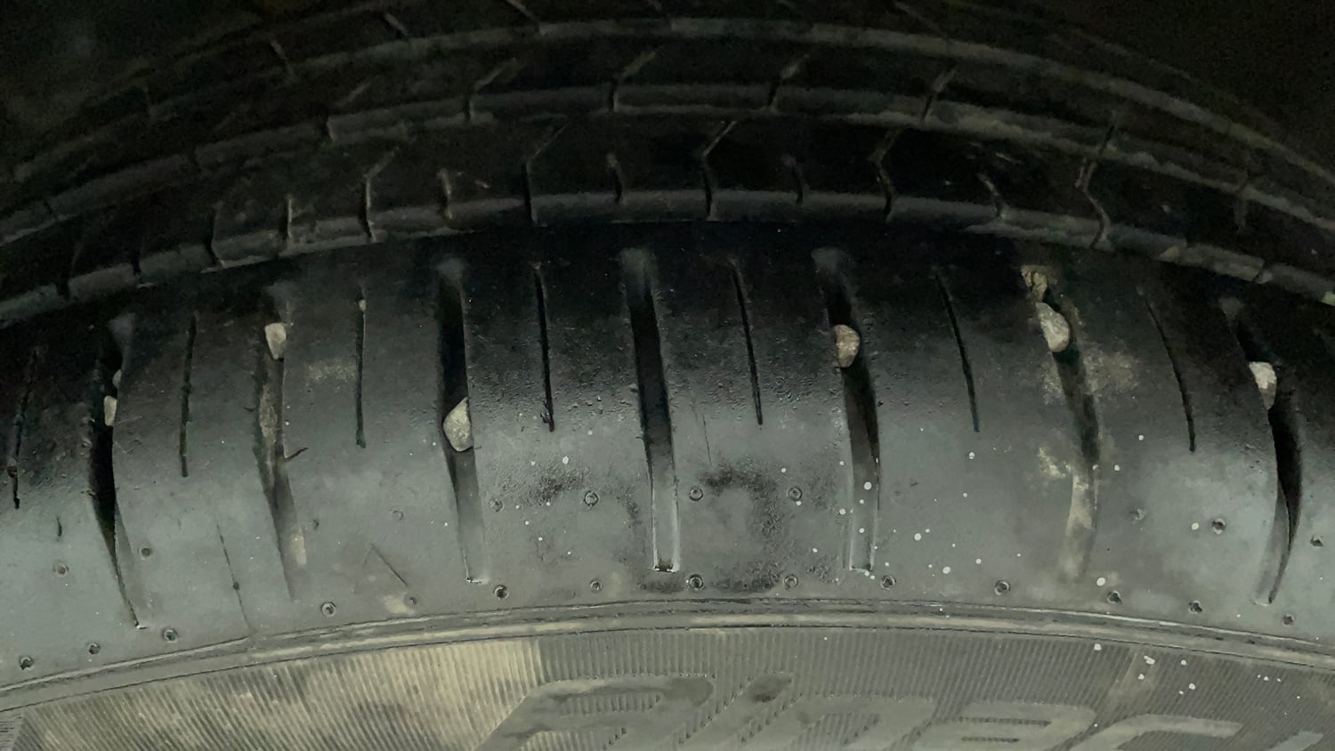 Used 2016 Hyundai Elite i20 Asta 1.2 Petrol Manual tyres LEFT FRONT TYRE TREAD VIEW