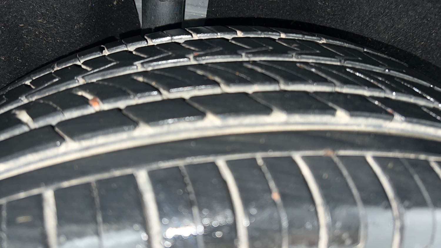 Used 2018 Ford EcoSport Titanium 1.5L TDCi Diesel Manual tyres RIGHT REAR TYRE TREAD VIEW