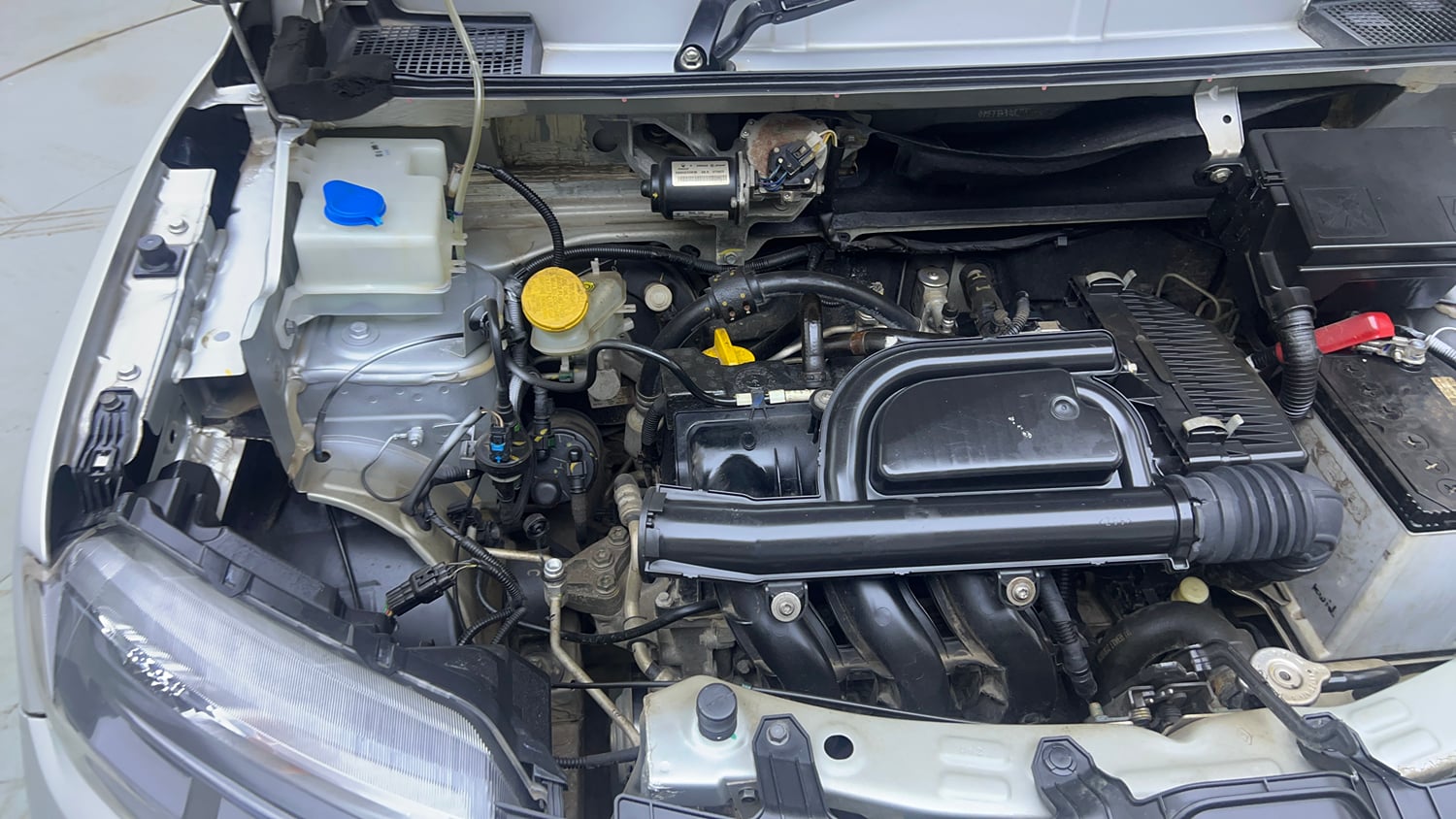 Used 2024 Renault Kwid CLIMBER AMT Petrol Automatic engine ENGINE RIGHT SIDE VIEW