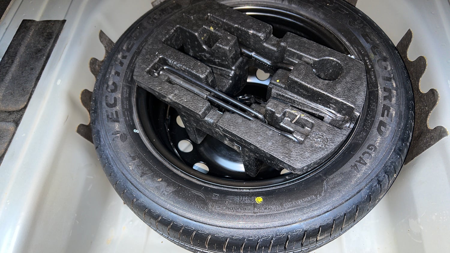 Used 2023 Skoda Slavia Style 1.0L TSI AT Petrol Automatic tyres SPARE TYRE VIEW