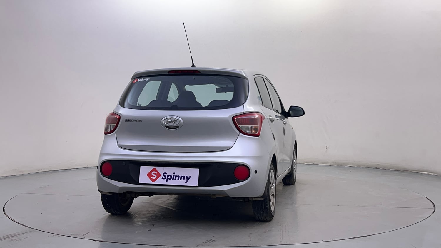 Used 2018 Hyundai Grand i10 Magna 1.2 Kappa VTVT Petrol Manual exterior RIGHT REAR CORNER VIEW