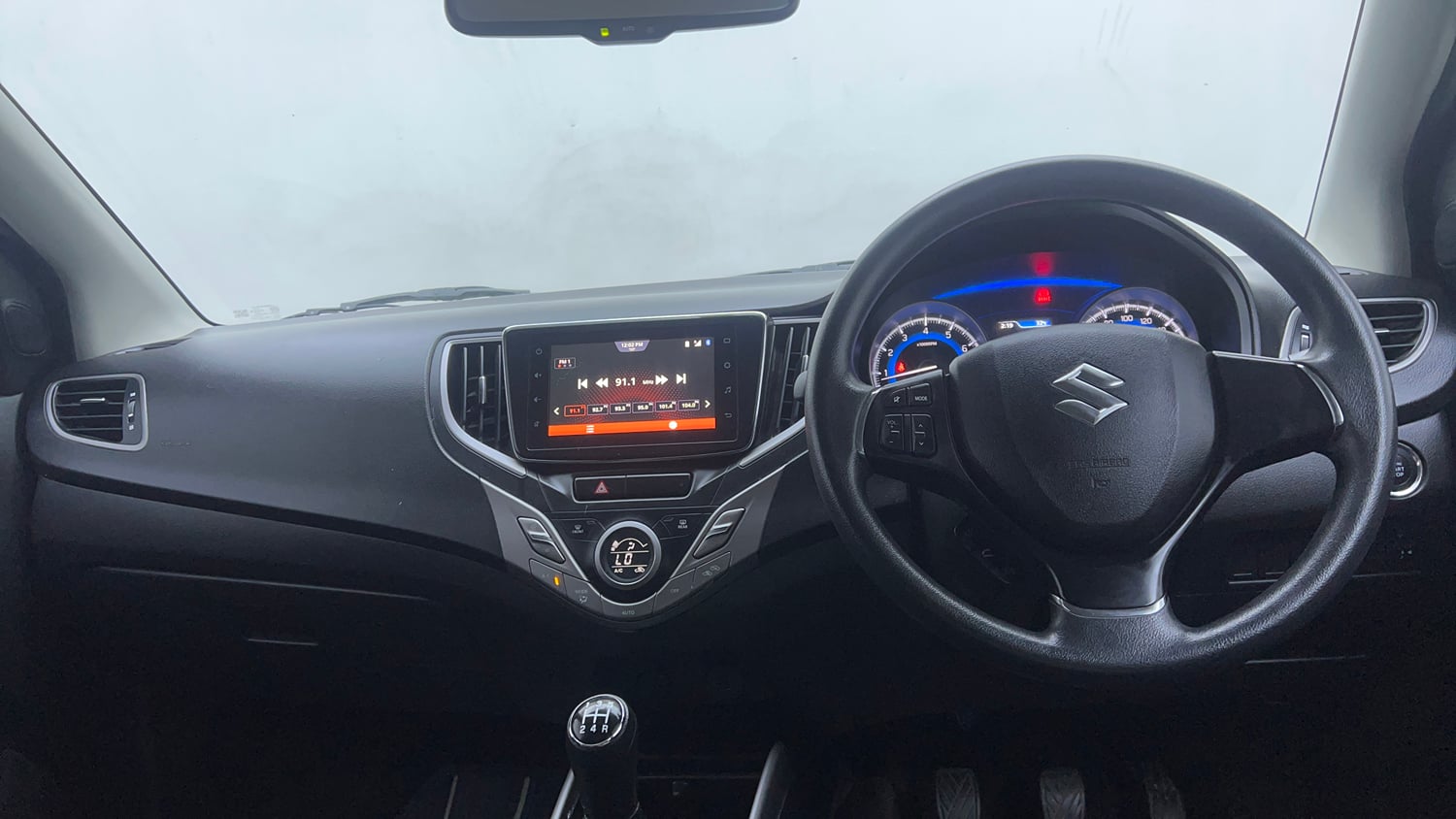Used 2021 Maruti Suzuki Baleno Zeta Petrol Manual interior DASHBOARD VIEW