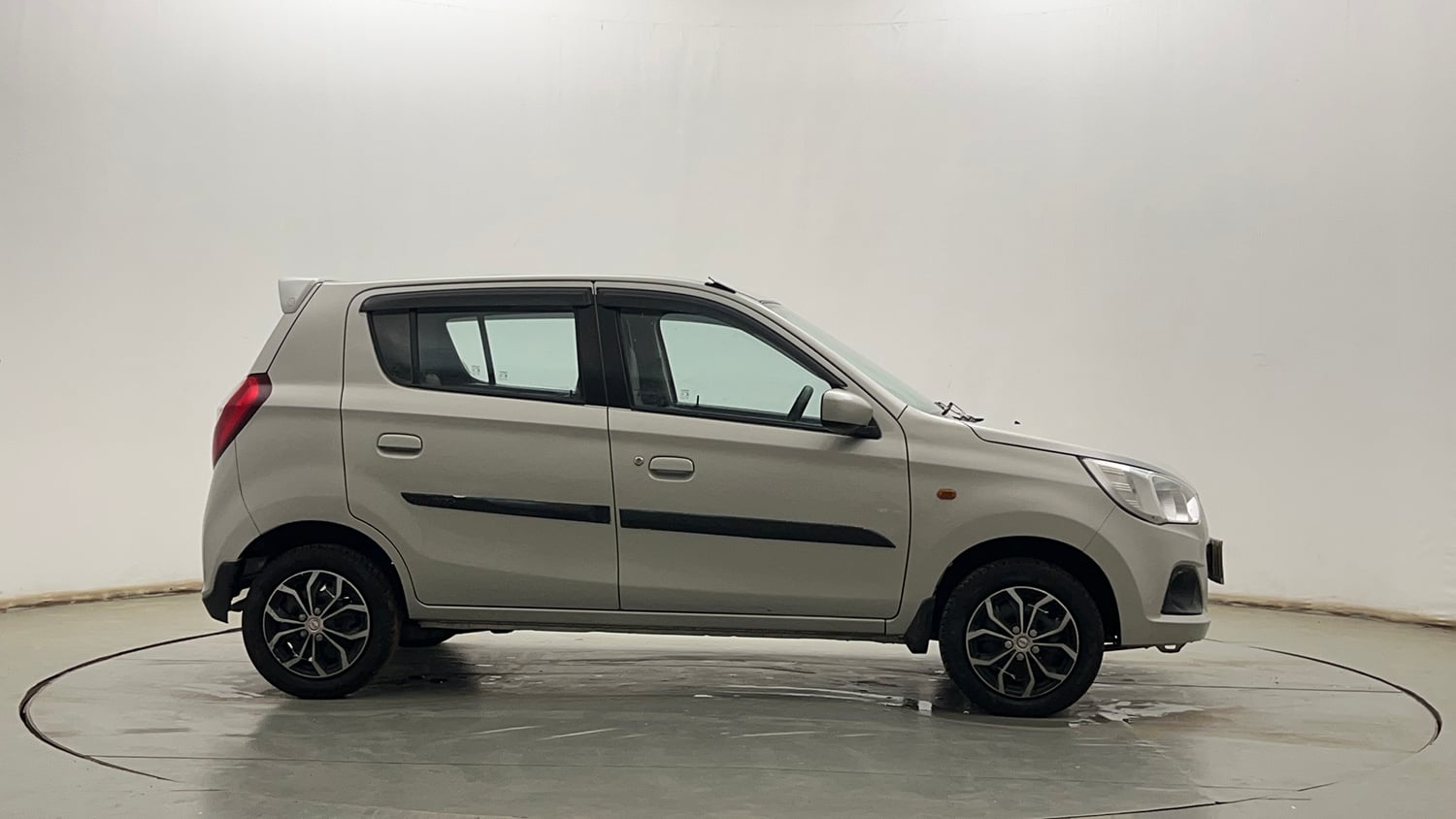 Used 2017 Maruti Suzuki Alto K10 VXi (O) Petrol Manual exterior RIGHT SIDE VIEW