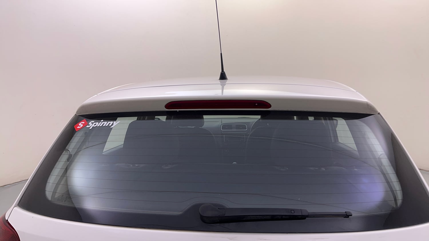 Used 2013 Volkswagen Polo Highline1.2L (P) Petrol Manual top_features Rear wiper