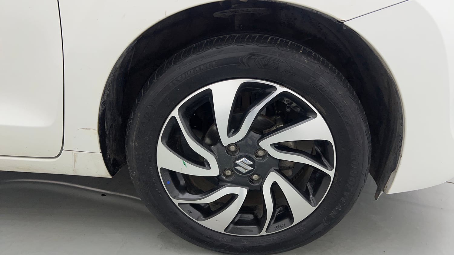 Used 2020 Maruti Suzuki Baleno Zeta Petrol Manual tyres RIGHT FRONT TYRE RIM VIEW