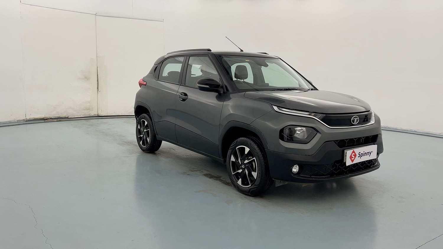 Used 2022 Tata Punch Creative Dual Tone Petrol Manual exterior RIGHT FRONT CORNER VIEW