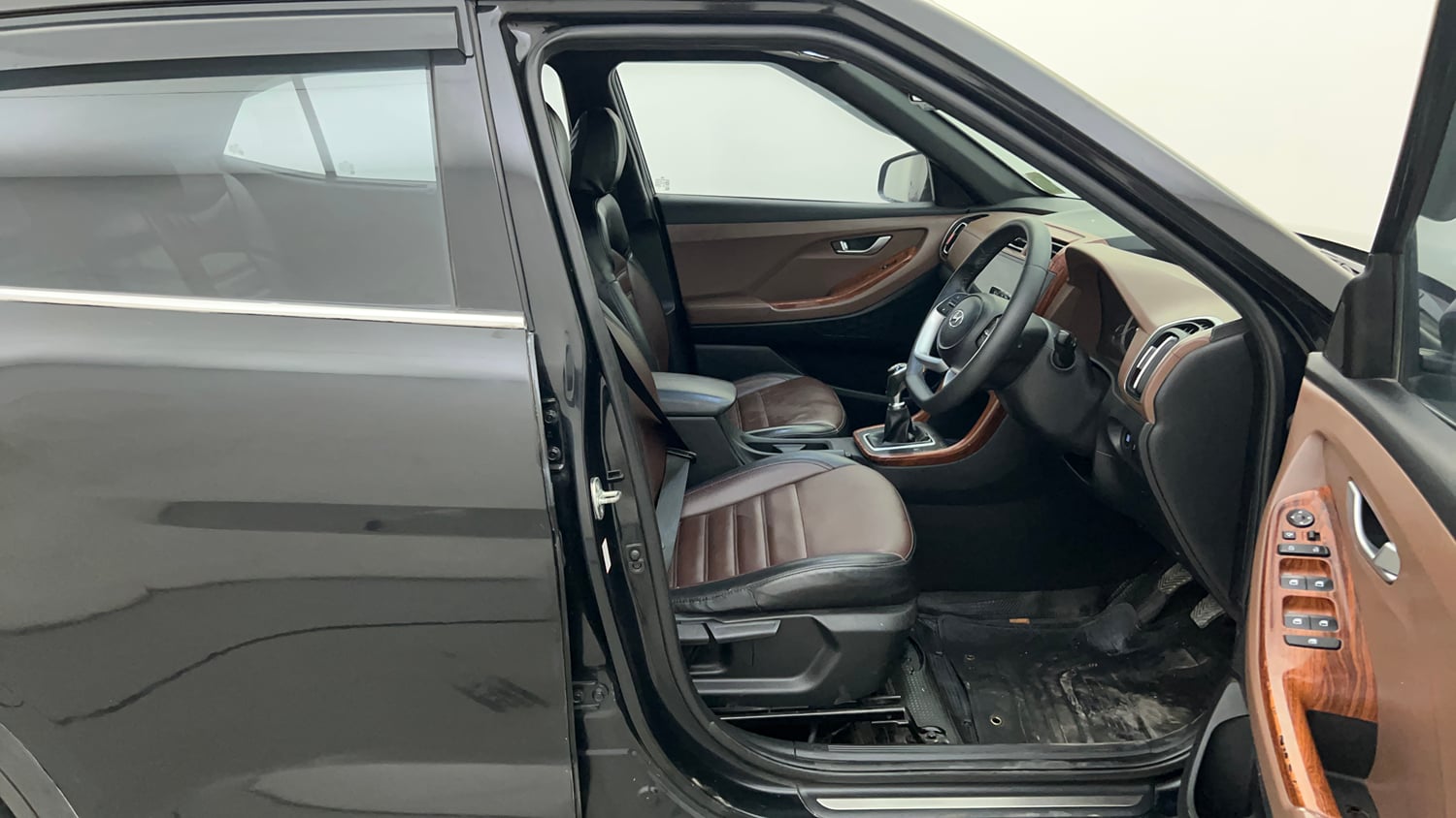 Used 2023 Hyundai Creta SX 1.5 Petrol Petrol Manual interior RIGHT SIDE FRONT DOOR CABIN VIEW