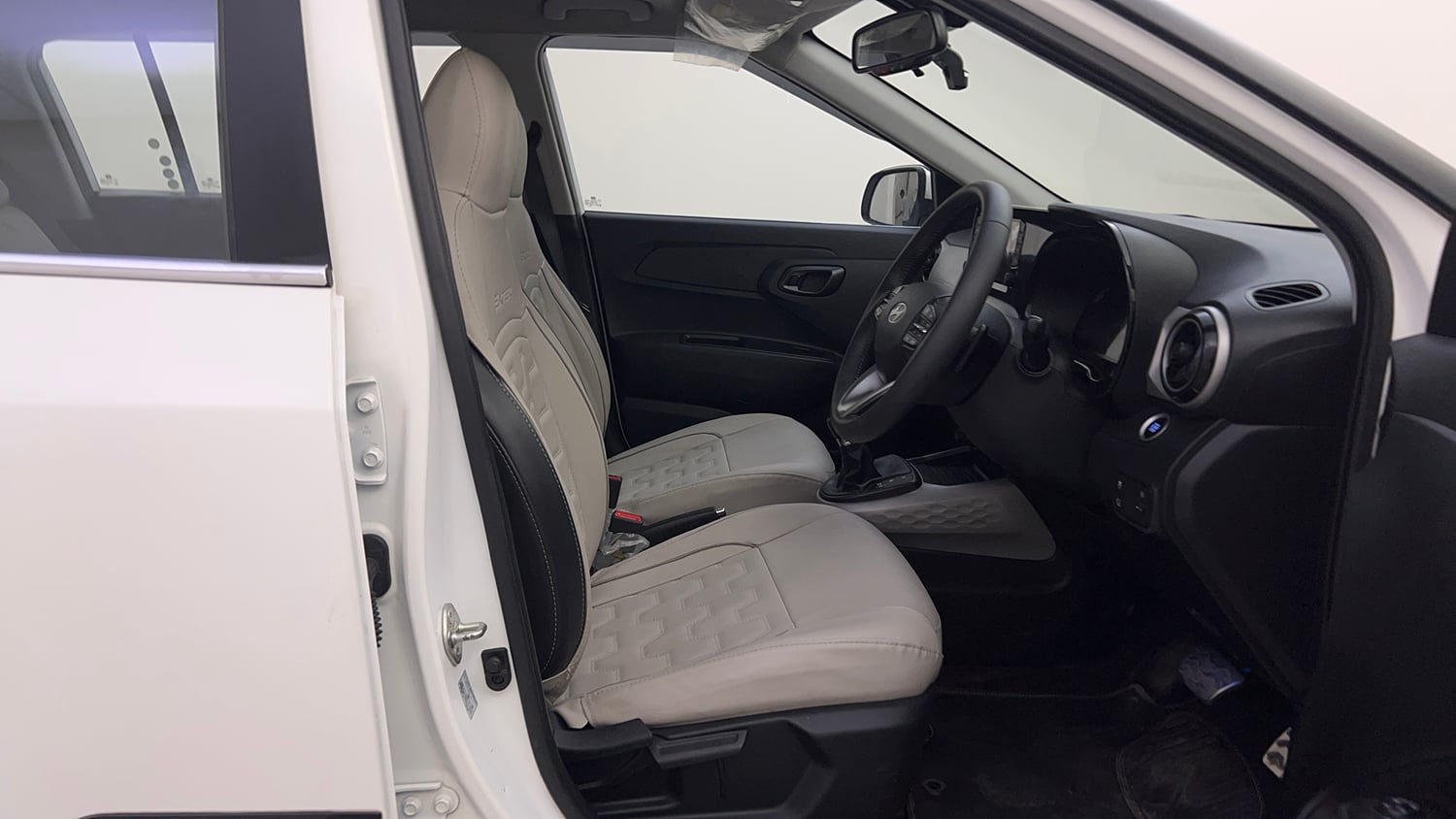 Used 2023 Hyundai Exter SX (O) Connect 1.2 AMT Petrol Automatic interior RIGHT SIDE FRONT DOOR CABIN VIEW