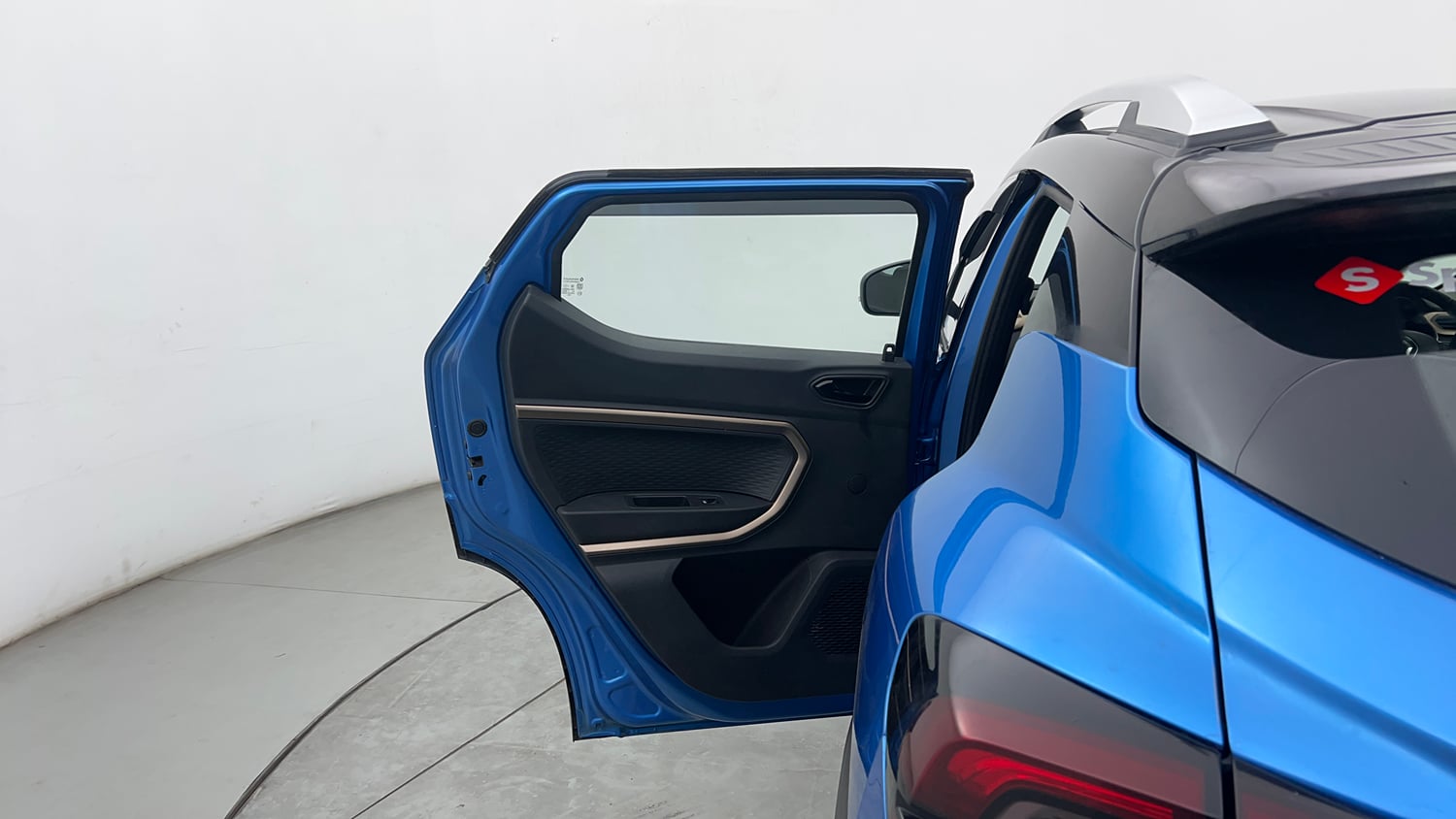 Used 2021 Renault Kiger RXT 1.0 Turbo MT Dual Tone Petrol Manual interior LEFT REAR DOOR OPEN VIEW