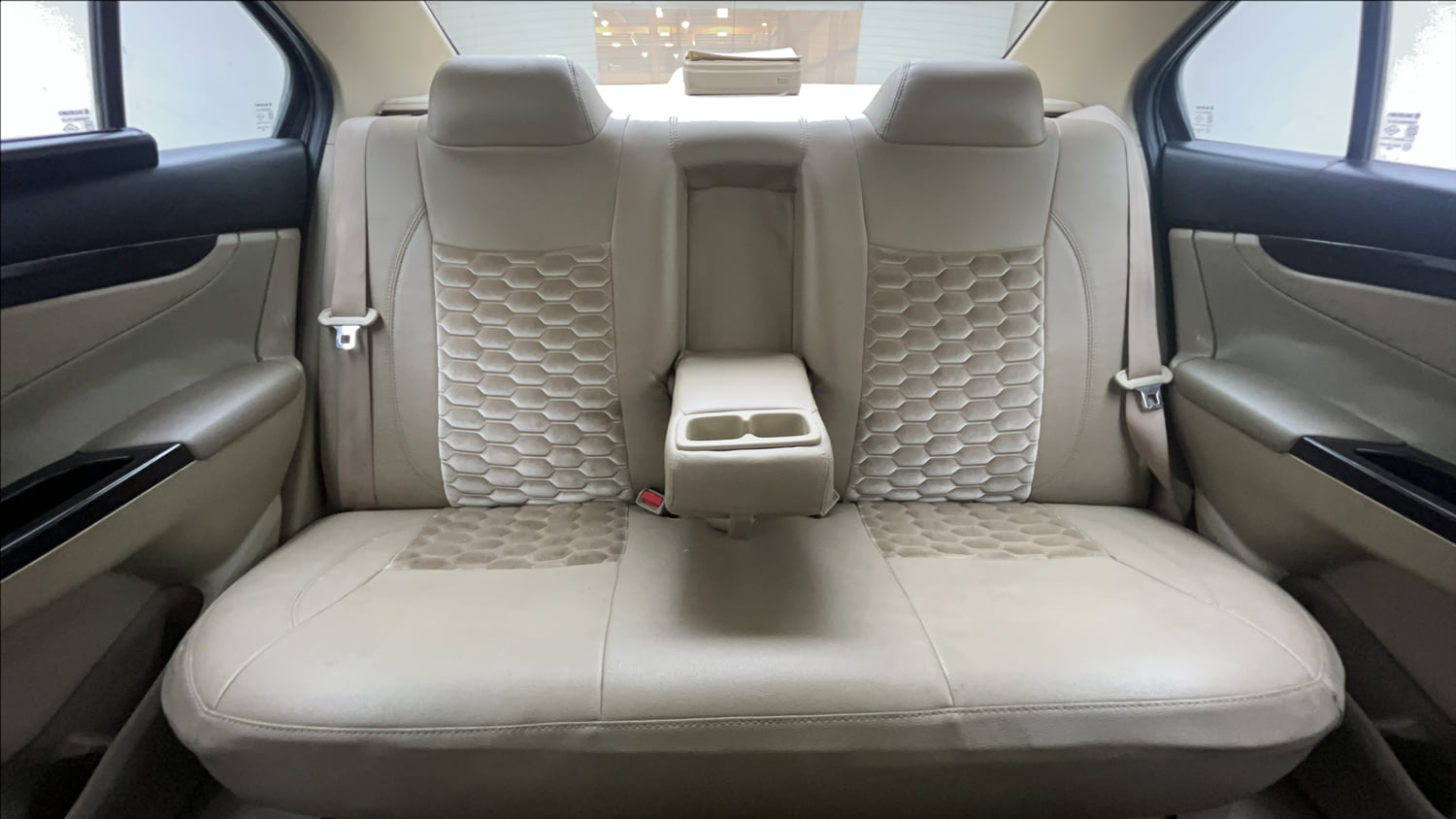 Used 2018 Maruti Suzuki Ciaz Delta 1.3 Hybrid Diesel Manual interior REAR SEAT CONDITION VIEW