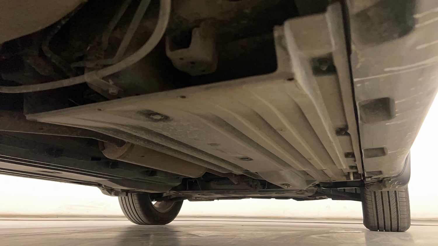 Used 2020 maruti-suzuki Vitara Brezza VXi Petrol Manual extra REAR RIGHT UNDERBODY VIEW