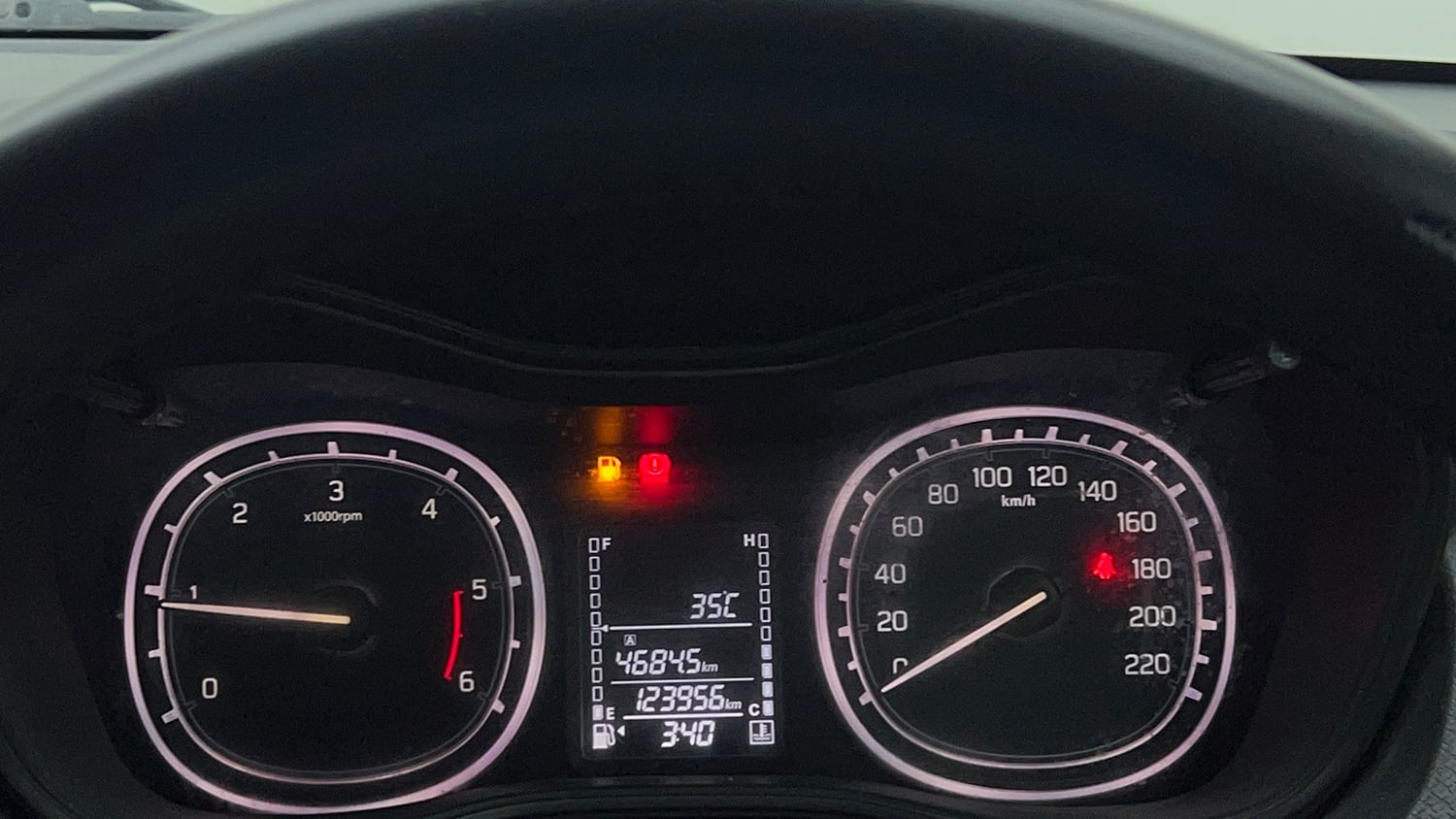 Used 2017 Maruti Suzuki Vitara Brezza ZDi+ Dual Tone Diesel Manual interior CLUSTERMETER VIEW
