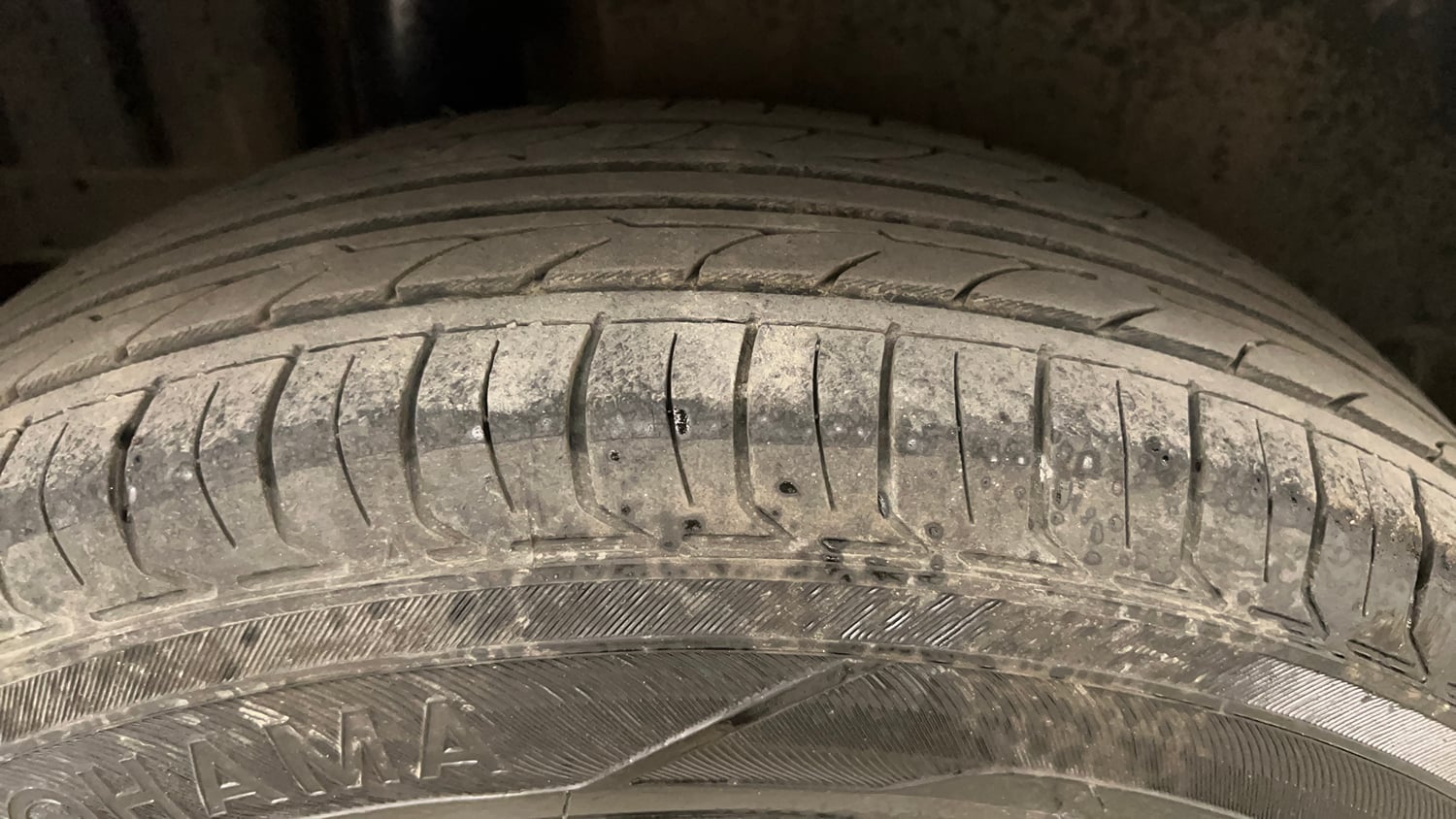 Used 2013 Maruti Suzuki Swift VXi Petrol Manual tyres RIGHT REAR TYRE TREAD VIEW