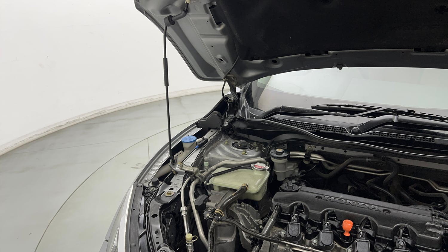 Used 2019 Honda Civic V CVT Petrol Petrol Automatic engine ENGINE RIGHT SIDE HINGE & APRON VIEW