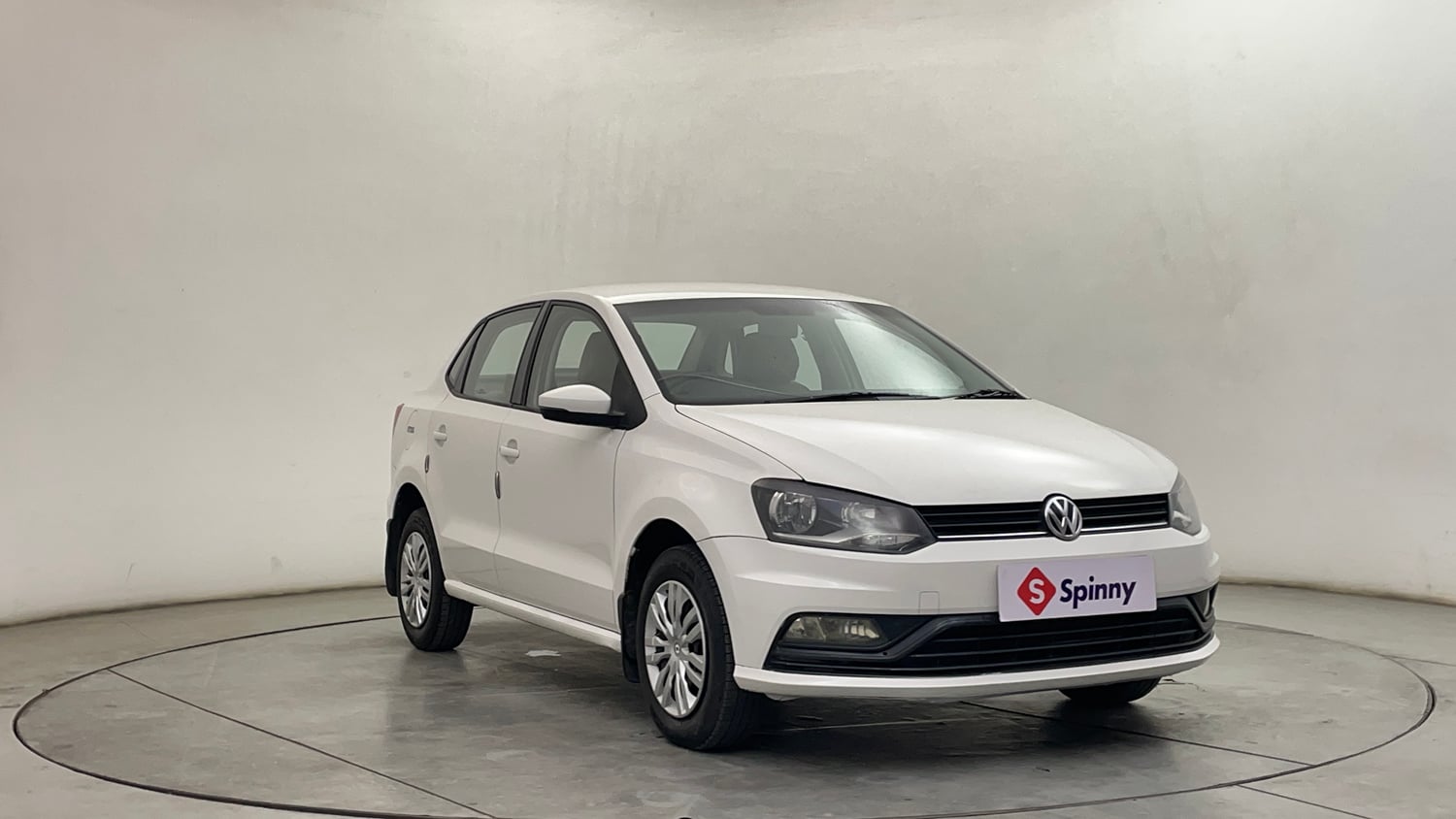Used 2019 Volkswagen Ameo Trendline 1.0L (P) Petrol Manual exterior RIGHT FRONT CORNER VIEW