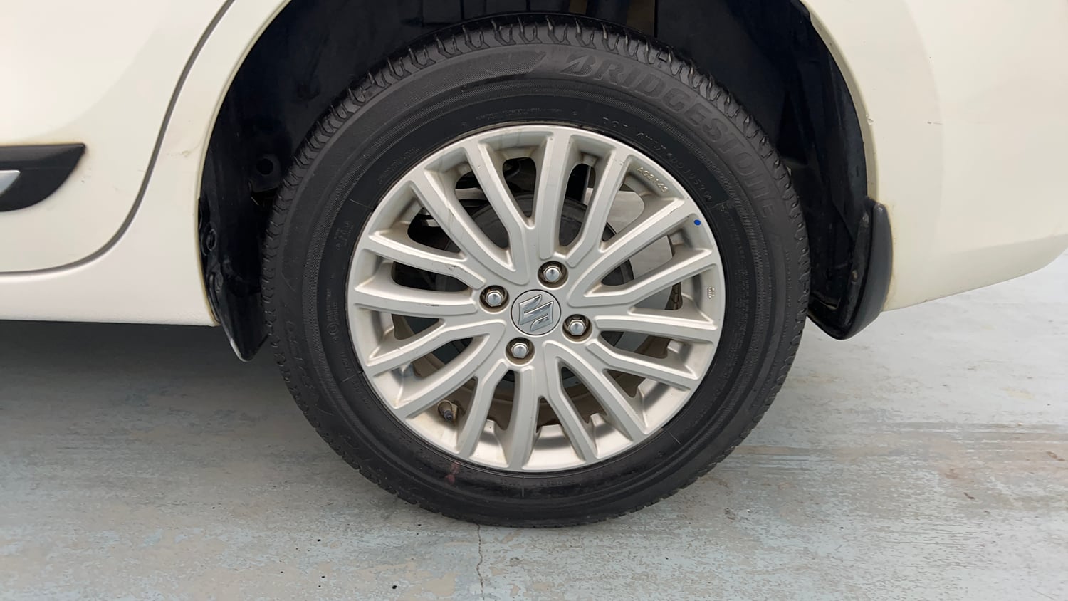 Used 2020 Maruti Suzuki Dzire ZXi Petrol Manual tyres LEFT REAR TYRE RIM VIEW
