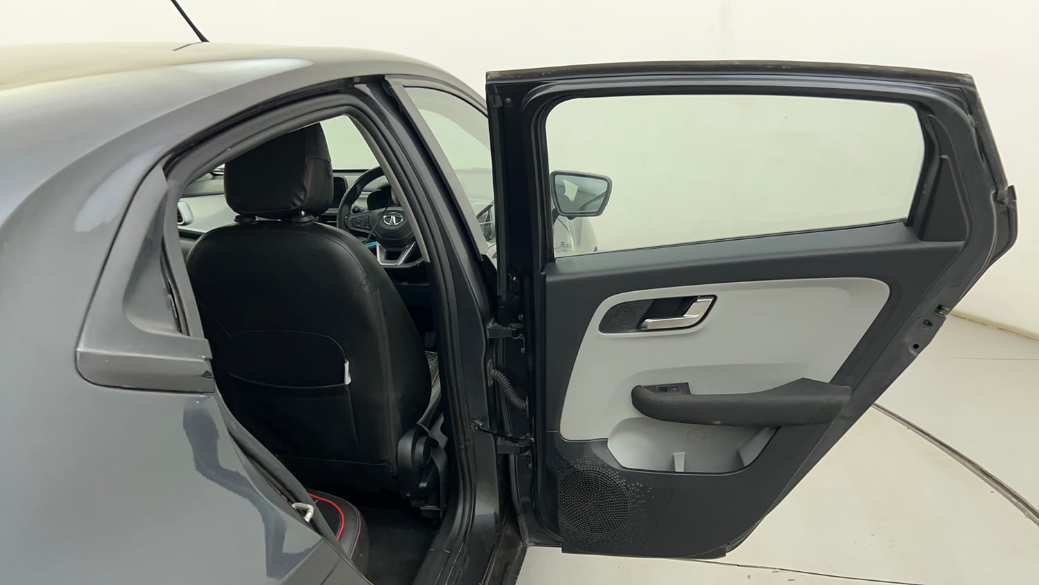 Used 2020 Tata Altroz XZ Petrol Petrol Manual interior RIGHT REAR DOOR OPEN VIEW
