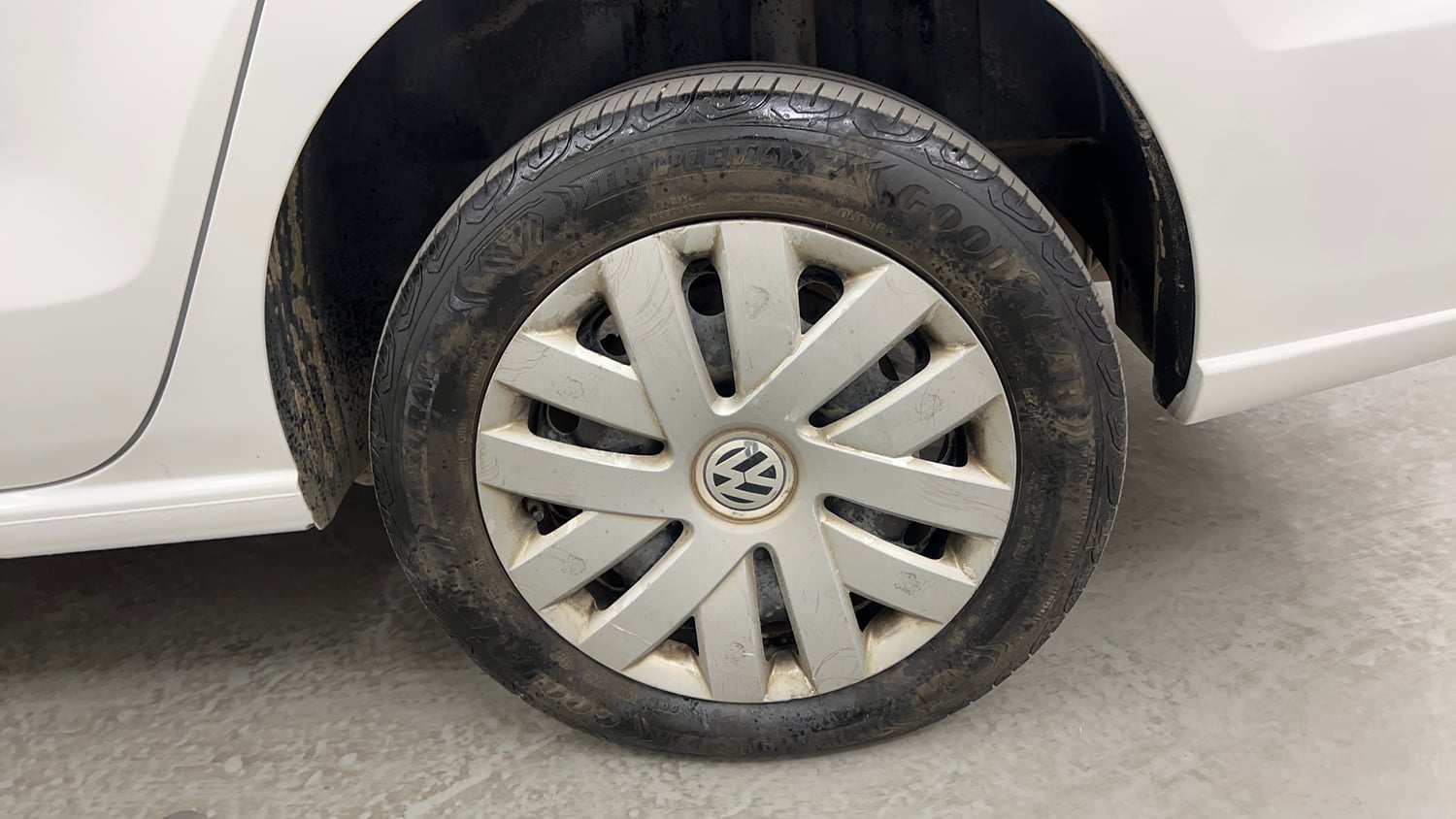 Used 2015 Volkswagen Vento Comfortline Petrol Petrol Manual tyres LEFT REAR TYRE RIM VIEW
