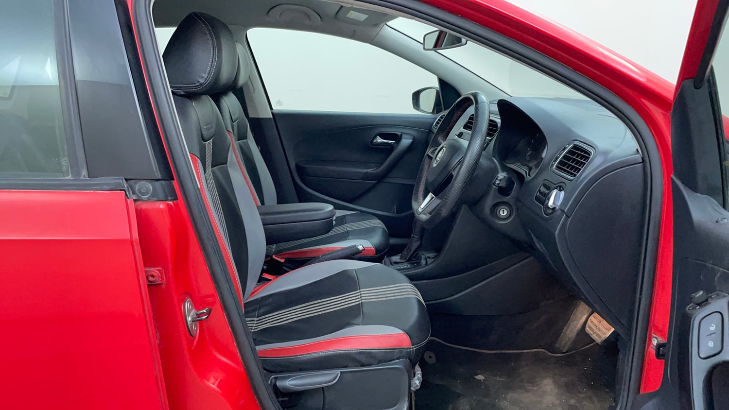 Used 2018 Skoda Rapid Style 1.6 MPI AT Petrol Automatic interior RIGHT SIDE FRONT DOOR CABIN VIEW