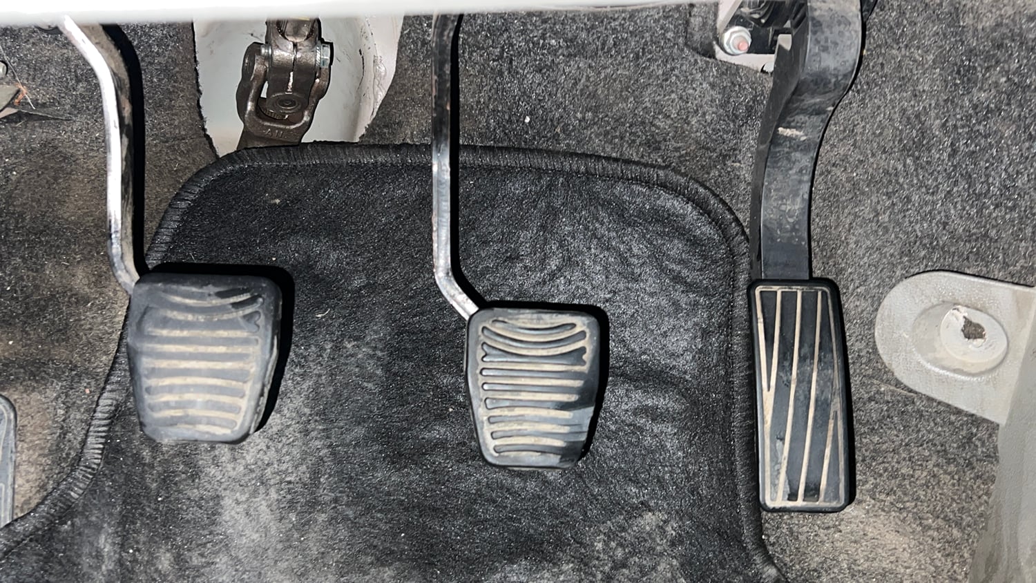 Used 2017 Mahindra KUV100 K4 6 STR Petrol Manual interior PEDALS VIEW