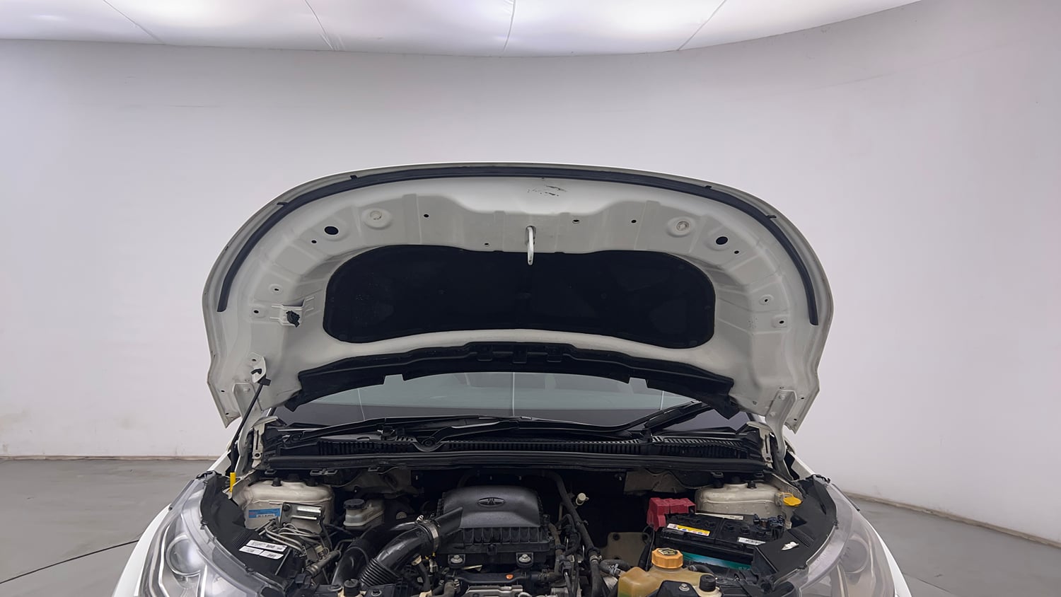 Used 2022 Tata Nexon XZ Plus (O) Petrol Manual engine ENGINE & BONNET OPEN FRONT VIEW