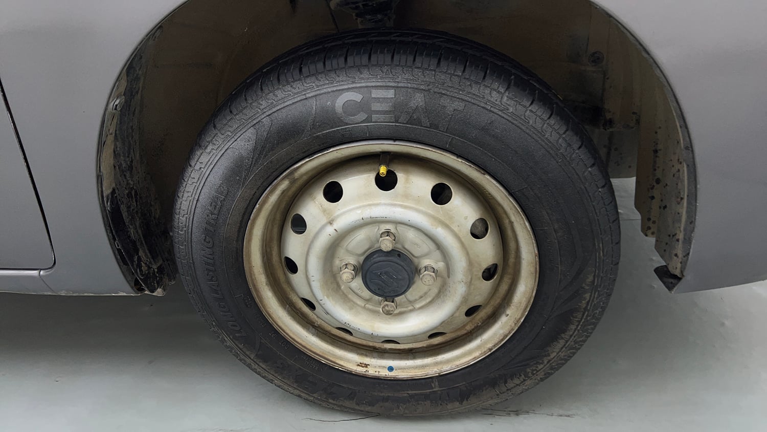 Used 2019 Maruti Suzuki Wagon R LXI CNG Cng Manual tyres RIGHT FRONT TYRE RIM VIEW