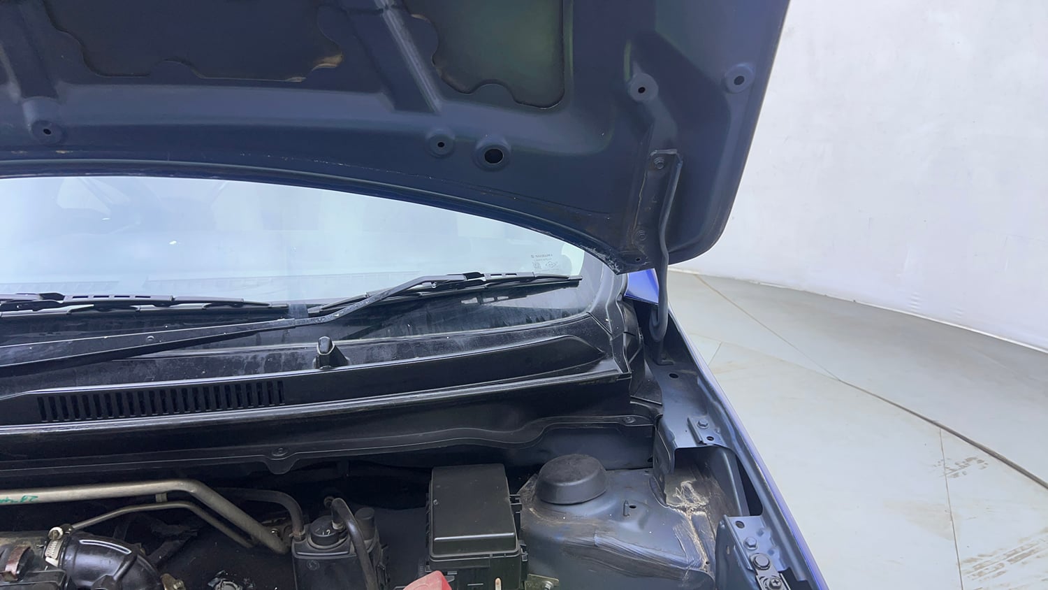 Used 2019 Maruti Suzuki Celerio ZXi Petrol Manual engine ENGINE LEFT SIDE HINGE & APRON VIEW