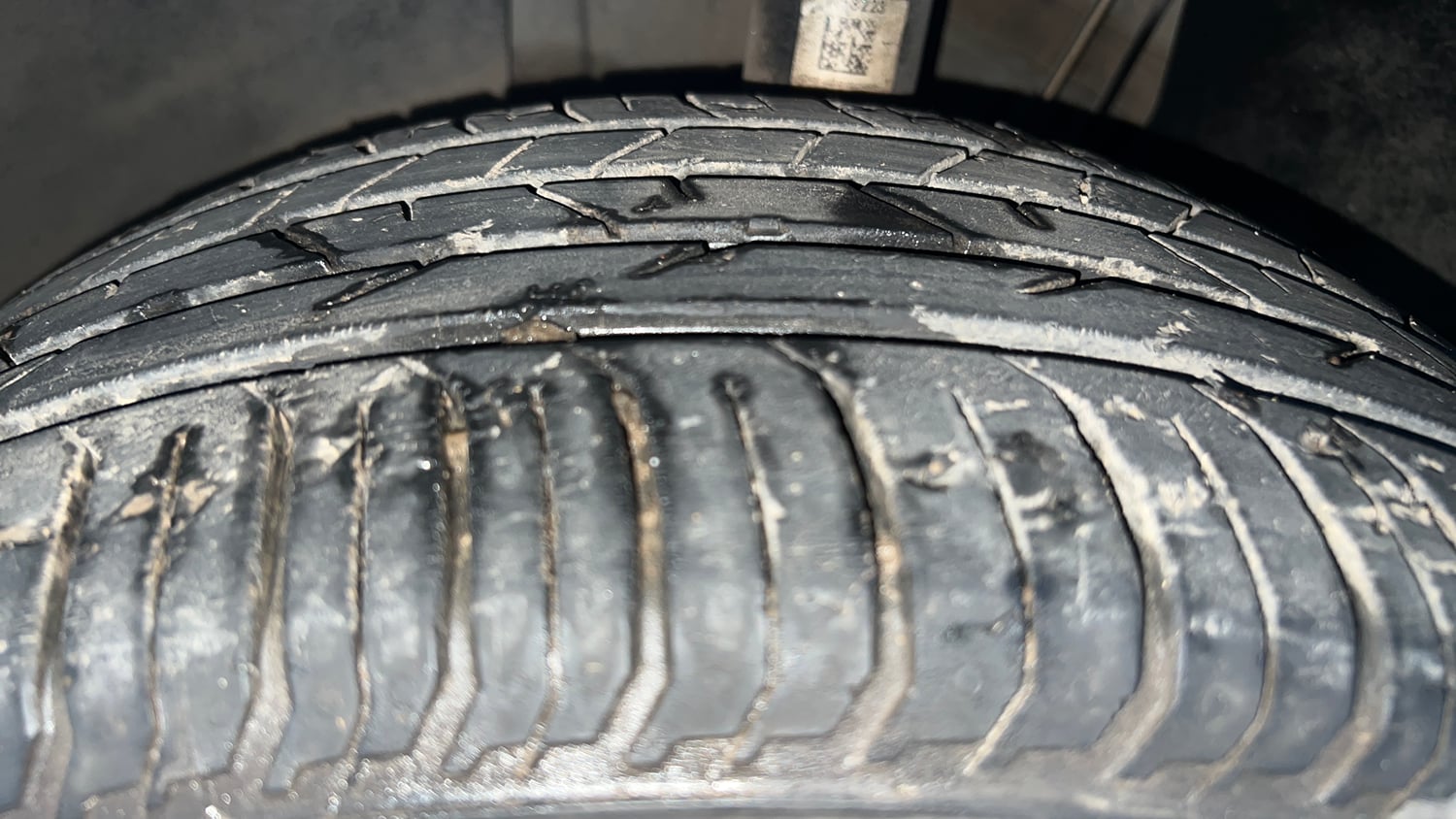 Used 2023 Skoda Slavia Style 1.0L TSI AT Petrol Automatic tyres LEFT FRONT TYRE TREAD VIEW