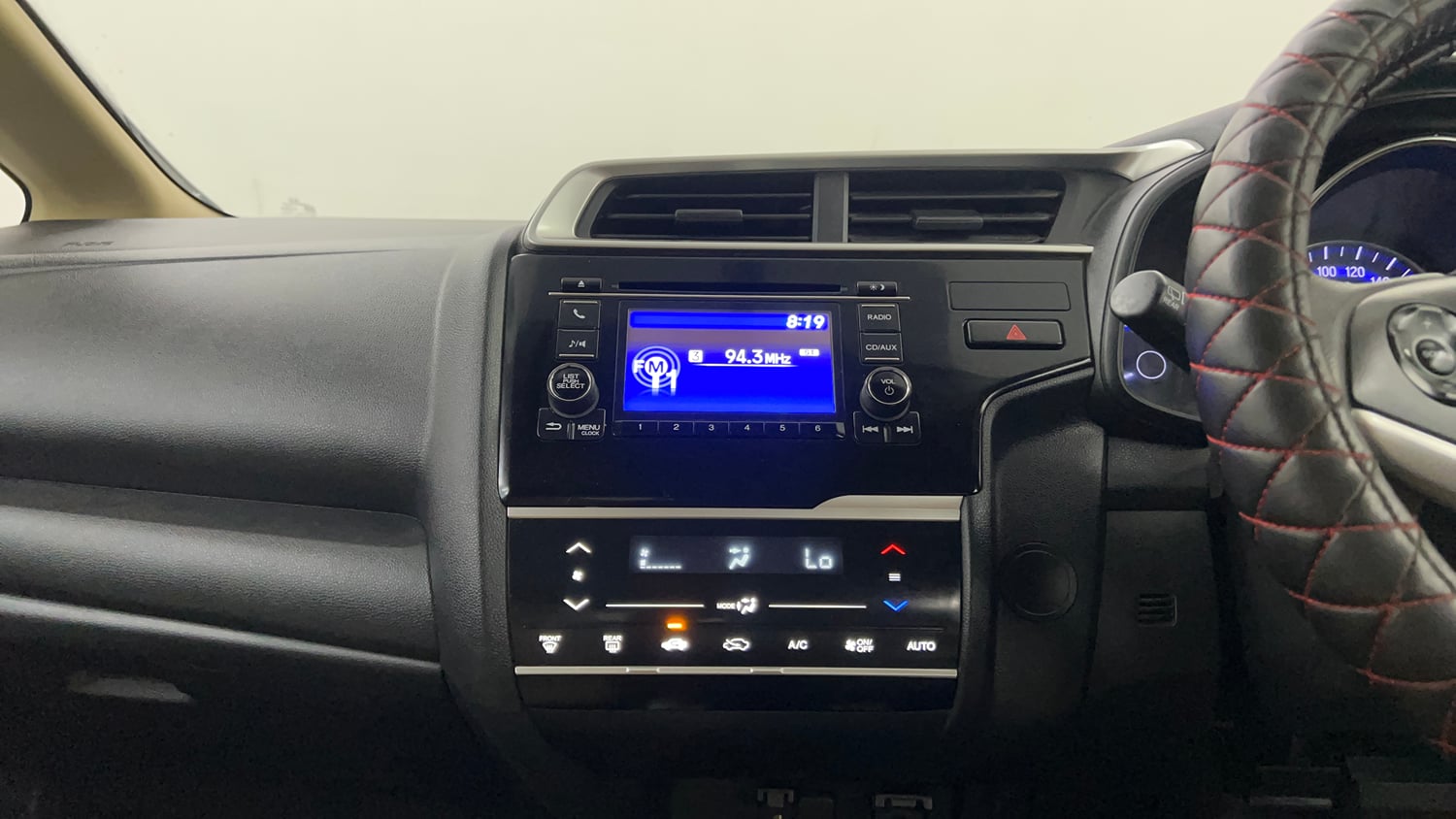 Used 2017 Honda Jazz V Petrol Petrol Manual interior MUSIC SYSTEM & AC CONTROL VIEW