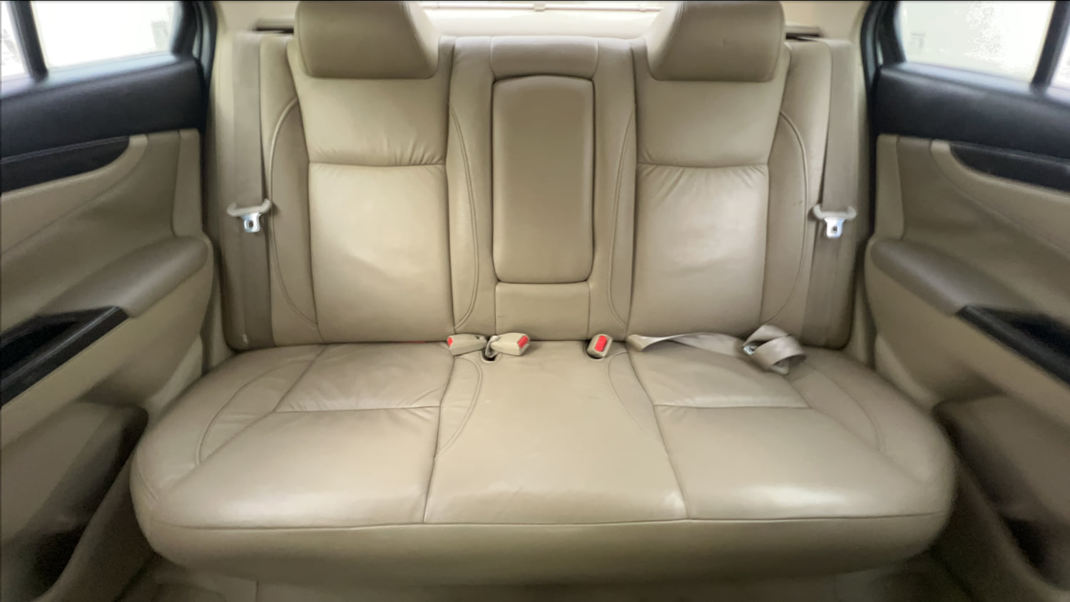 Used 2016 Maruti Suzuki Ciaz ZDi+ SHVS Diesel Manual interior REAR SEAT CONDITION VIEW