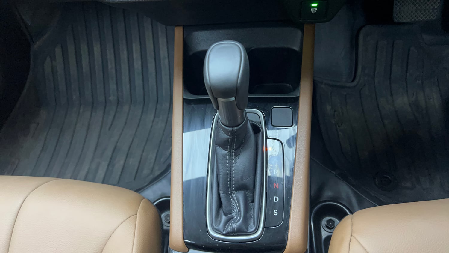 Used 2024 Honda Elevate ZX CVT Petrol Automatic interior GEAR  KNOB VIEW