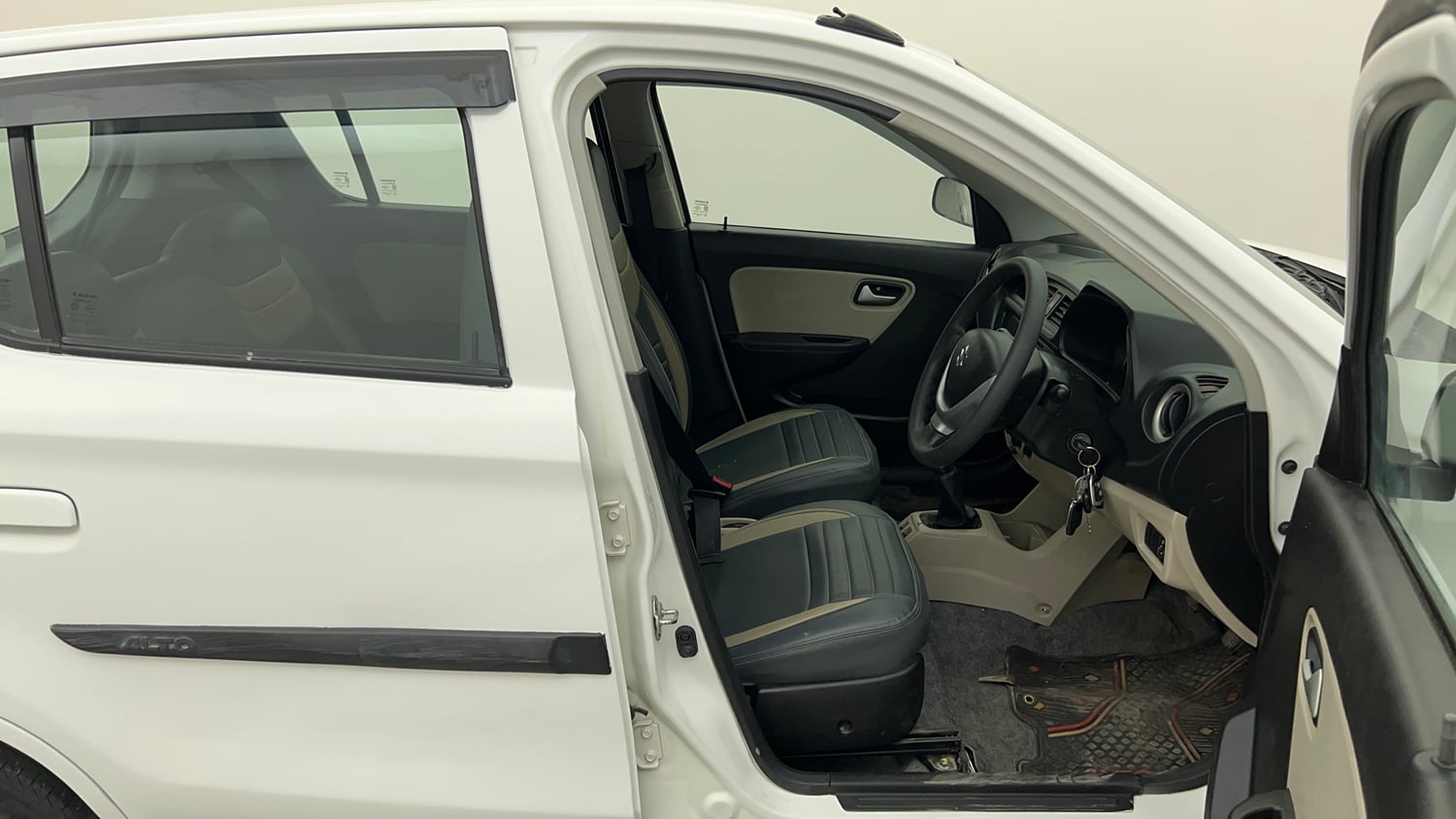 Used 2019 Maruti Suzuki Alto 800 LXi Petrol Manual interior RIGHT SIDE FRONT DOOR CABIN VIEW