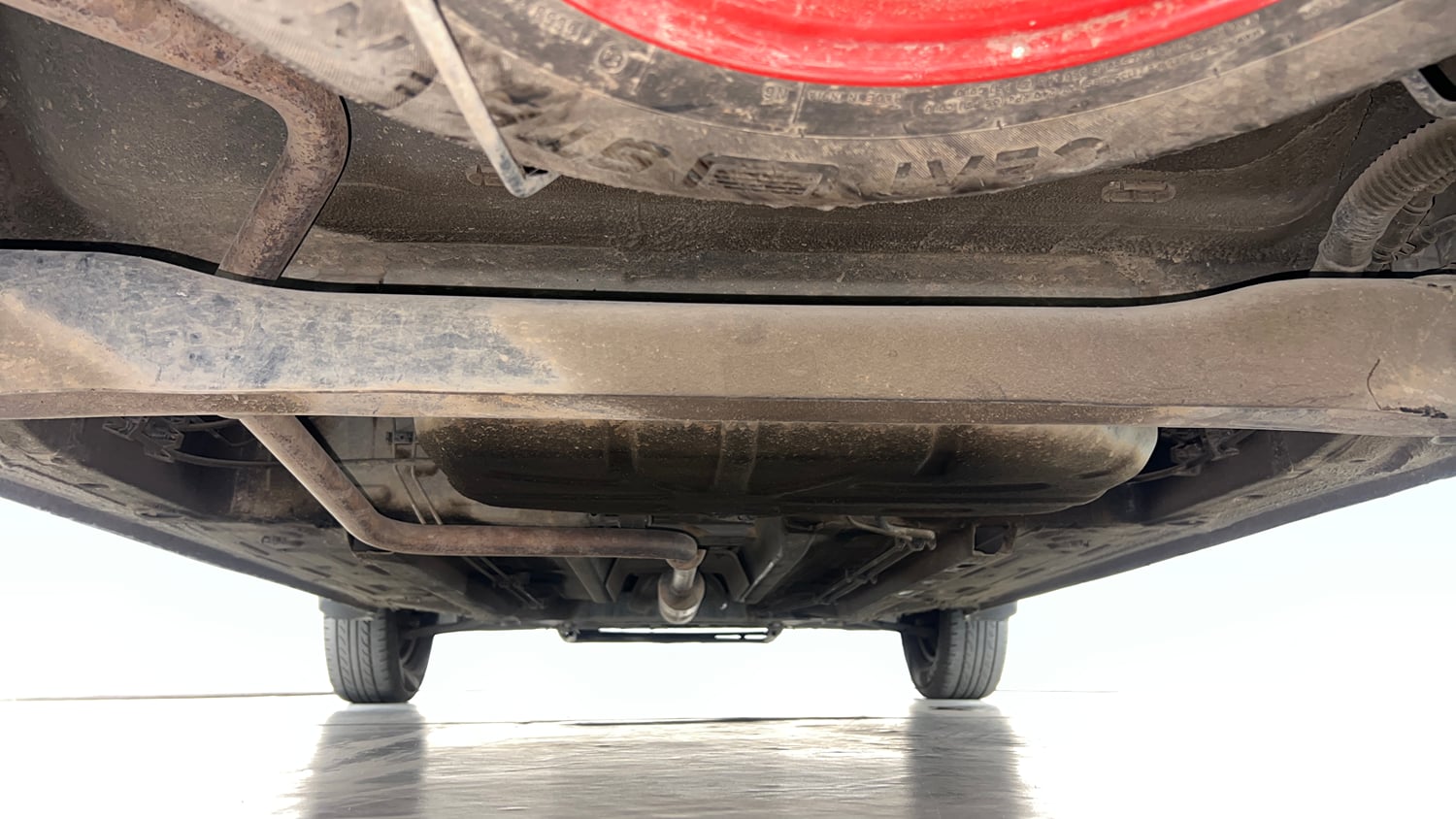 Used 2023 Renault Triber RXT EASY-R AMT Petrol Automatic extra REAR UNDERBODY VIEW (TAKEN FROM REAR)