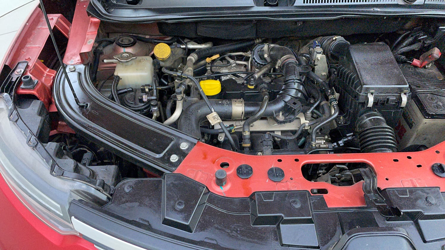 Used 2022 Renault Kiger RXZ 1.0 Turbo MT Dual Tone Petrol Manual engine ENGINE RIGHT SIDE VIEW