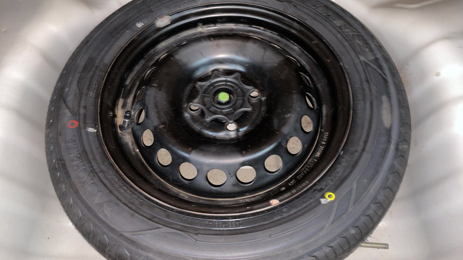 Used 2013 Hyundai Grand i10 Sportz 1.2 Kappa VTVT Petrol Manual tyres SPARE TYRE VIEW