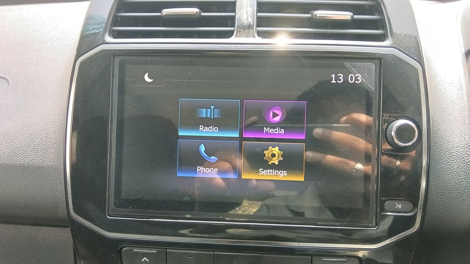Used 2023 Renault Kwid RXT 1.0 AMT Petrol Automatic top_features Integrated (in-dash) music system