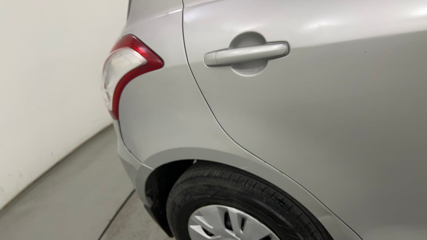 Used 2013 Maruti Suzuki Swift VXi Petrol Manual dents MINOR SCRATCH